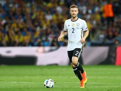 Mustafi Telah Setuju Gabung Arsenal, tapi ...