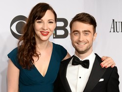 Cara Daniel Radcliffe Sukses Jalani LDR dengan Kekasih