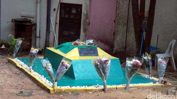 Ada Makam Keramat & Pohon Kenangan di Taman Kota Singapura