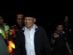 Korupsi DAK, Eks Wali Kota Probolinggo Buchori Digelandang ke Kejati Jatim