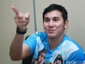 Vino G Bastian Didatangi Kasino saat Syuting Warkop DKI Reborn Vino G Bastian Didatangi Kasino saat Syuting Warkop DKI Reborn
