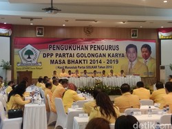 Novanto Kukuhkan 279 Pengurus Golkar, Termasuk Yahya Zaini