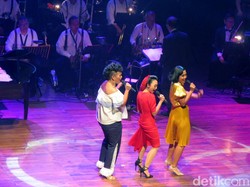 Nostalgia dan Tertawa Bersama di Konser 60 Tahun Tiga Dara