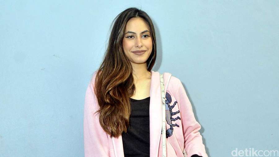 Gaya Anak Muda Masa Kini ala Valerie Thomas Gaya Anak Muda Masa Kini ala Valerie Thomas