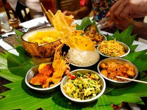 Olahan Sayur, Ayam Hingga Sambal Jadi Pelengkap Nasi yang Enak