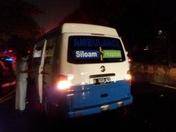 Padamkan Api di Lantai 12 Apartemen Parama, Petugas Kerahkan Skylift