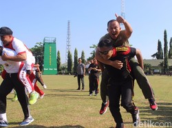 Begini Serunya TNI-Polri di Tegal Saat Lomba Sambut Hari Kemerdekaan