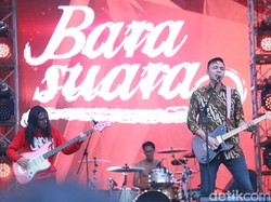 Hari Ke-2 WTF 2016 Dibuka dengan Menggelora oleh Barasuara hingga Dried Cassava