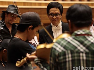 Plago Unjuk Kebolehan di Depan Addie MS