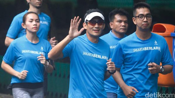 Sandiaga Uno Berlari Penuhi Nazar