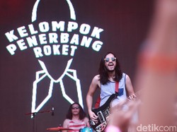 Rock Kelompok Penerbang Roket Bergema di Padang Gulali WTF 2016