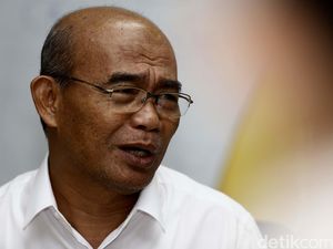 Mendikbud: Tidak Ada Pemotongan Tunjangan untuk Guru