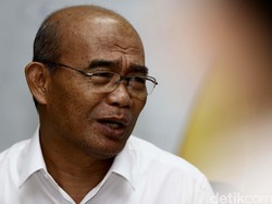 Mendikbud: Tidak Ada Pemotongan Tunjangan untuk Guru