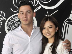 Samuel-Franda Rayakan Natal dan Tahun Baruan ke London