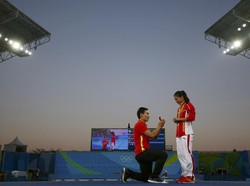 Atlet Ini Dapat Perak Olimpiade, Juga Dapat Berlian dari Pacar