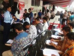 200 Pengemudi Taksi Online Jalani Uji SIM A Umum di Monas