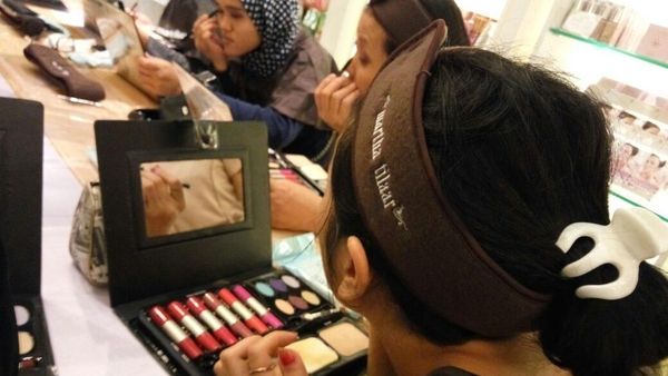 BEAUTY CLASS DI MARTHA TILAAR SHOP SUMMARECON MALL