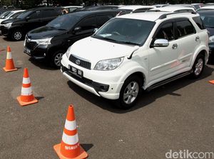Driver Taksi Online Dapat Keringanan Kredit