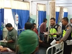 Laka Bus Vs Angkot di Mojokerto, Satu Orang Tewas dan 8 Luka