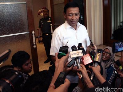 Menko Polhukam Dalami Paspor Ganda Menteri ESDM