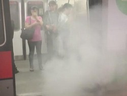 Ada Gangguan Teknis, Kepulan Asap Penuhi Stasiun MRT Singapura