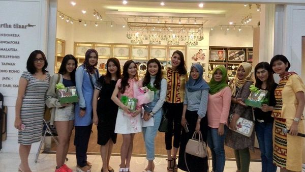 EVENT MARTHA TILAAR SHOP MALL TAMAN ANGGREK BERSAMA NANDA ARSYINTA