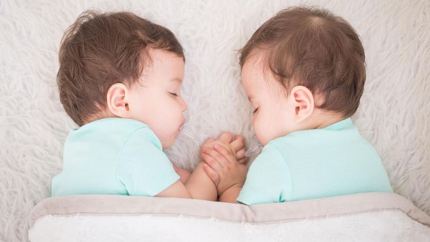 Ilustrasi bayi kembar