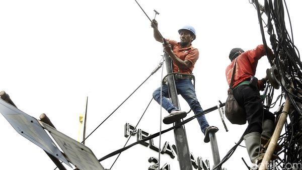 Pasca Evakuasi Rambu Lalin, Kabel PLN Diperbaiki