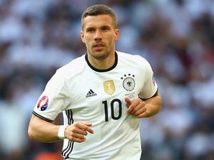 Setelah 12 Tahun dan 129 Caps, Podolski Mundur dari Timnas Jerman