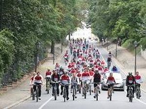 200 Peserta Fun Bike Meriahkan HUT RI ke-71 di Warsawa Polandia