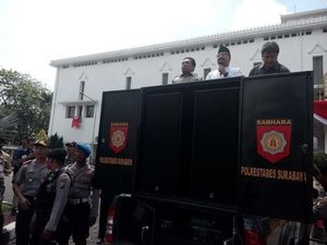 Temui Pendemo Petani Tebu, Gus Ipul Janji akan Investigasi PG KTM