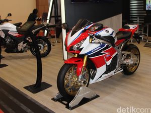 Penjualan Mobil dan Motor Naik, Benarkah Ekonomi RI Lesu? Penjualan Mobil dan Motor Naik, Benarkah Ekonomi RI Lesu?