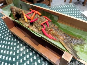 Enaknya Ikan Patin Bakar Bambu yang Pedas Berbumbu Aromatik