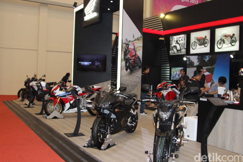 Moge-moge Honda. Foto: Dadan Kuswaraharja