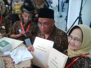 Pasutri ini Raih Penghargaan Pasangan Sakinah dari Gubernur Jabar