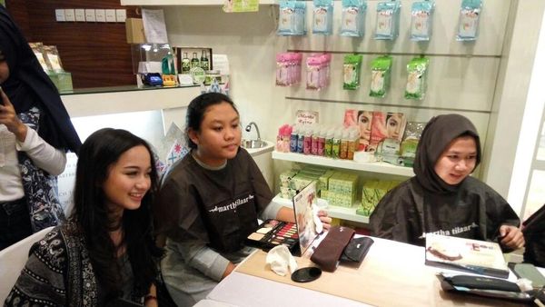 BEAUTY CLASS DI MARTHA TILAAR SHOP SUMMARECON MALL
