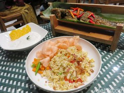 Serumpun: Gurih Wangi Nasi Goreng Telur Asin Ada di Sini