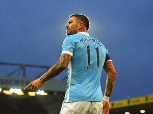 Kolarov: Perburuan Gelar Akan Berlangsung Sampai Pekan Terakhir Kolarov: Perburuan Gelar Akan Berlangsung Sampai Pekan Terakhir