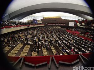 Baca Doa di Depan Jokowi, Politikus Gerindra Singgung Bentrok TNI AU dan Warga di Medan Baca Doa di Depan Jokowi, Politikus Gerindra Singgung Bentrok TNI AU dan Warga di Medan