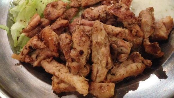 Menyantap Turkish Menemen dan Israeli Grilled Chicken yang Gurih
