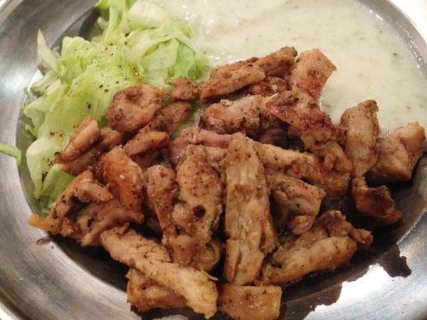 Menyantap Turkish Menemen dan Israeli Grilled Chicken yang Gurih