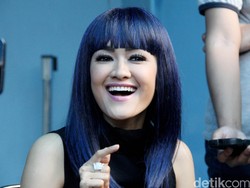 Jupe Beda Ruangan dengan Zaskia dan Ayu, Ada Apa dengan Cecepy?