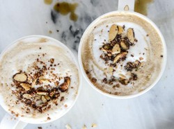 Oatmeal Latte, Kopi dan Oatmeal Praktis untuk Sarapan