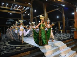 Sosok Nyi Ratu yang Curi Perhatian di Ritual Penyerahan Bendera di Purwakarta