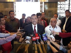 Luhut Pastikan Tak Lama lagi Presiden Jokowi Angkat Menteri ESDM Definitif Luhut Pastikan Tak Lama lagi Presiden Jokowi Angkat Menteri ESDM Definitif