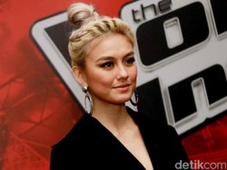 Foto: Agnes Monica Didandani Makeup Artist Langganan Kim Kardashian