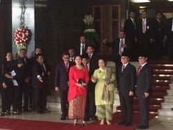 Berkebaya Hijau, Megawati Tiba di Gedung MPR