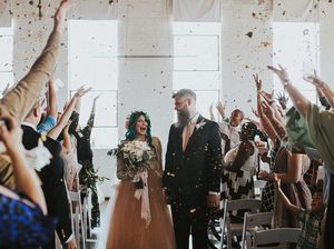 Wanita Ini Bisa Berjalan di Hari Pernikahannya Setelah 8 Tahun Lumpuh