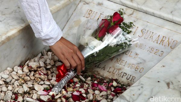 Ziarah Makam Pahlawan Fatmawati