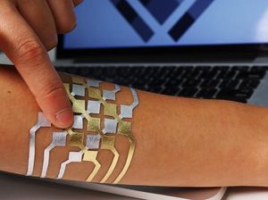 Wow! Tato Ini Bisa Kontrol Smartphone